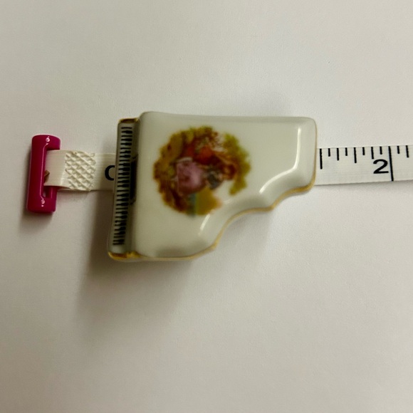 Limoges Miniature Piano made in France 24k Gold Hand Painted - Picture 12 of 16